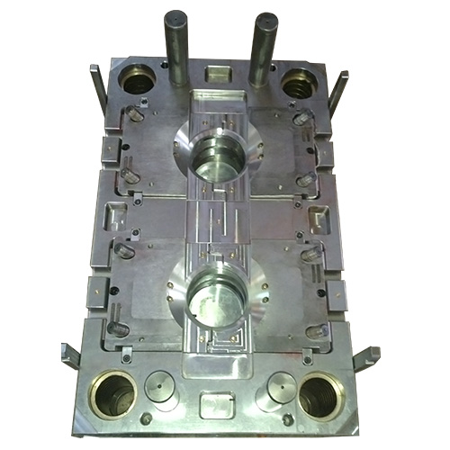 Collapsible core mold cavity