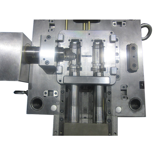 Unscrewing molds core